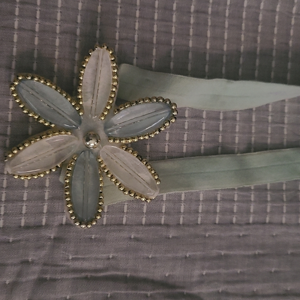 Beautiful headband - Picture 3 of 3